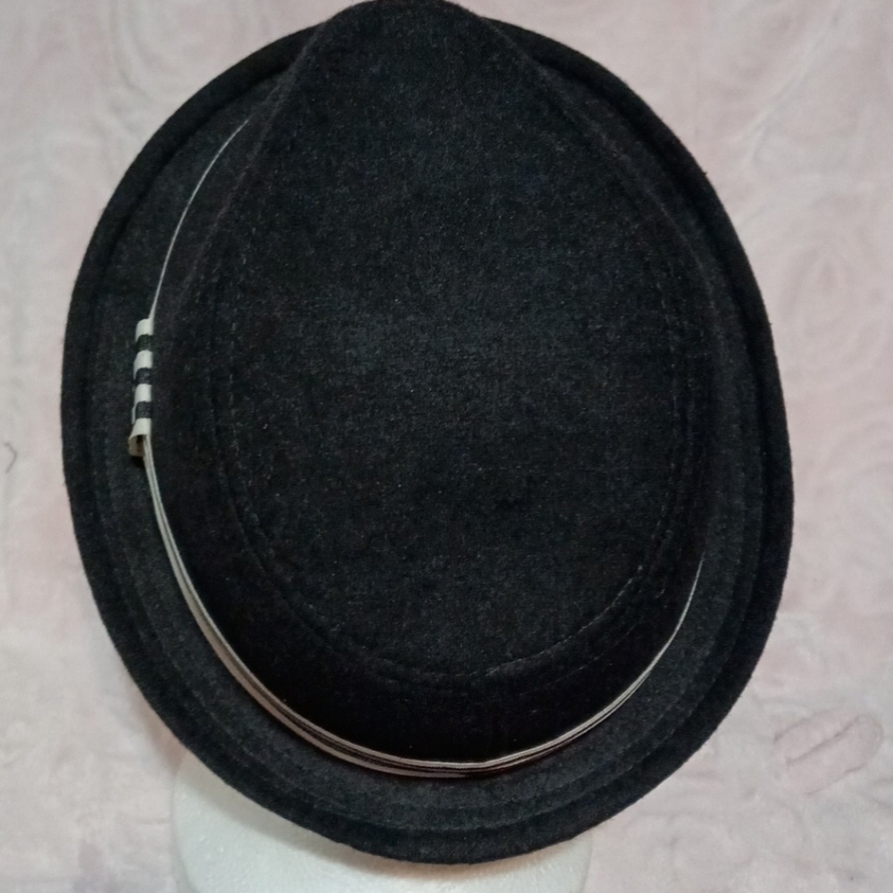 HAT 👒 - Picture 3 of 4